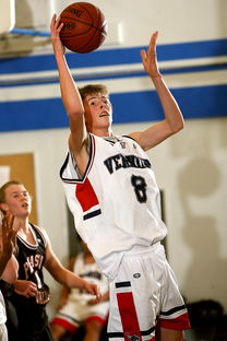 乐鱼电竞在线平台-替补球员是否在关键比赛表现更专注稳定，替补球员应从什么位置入场