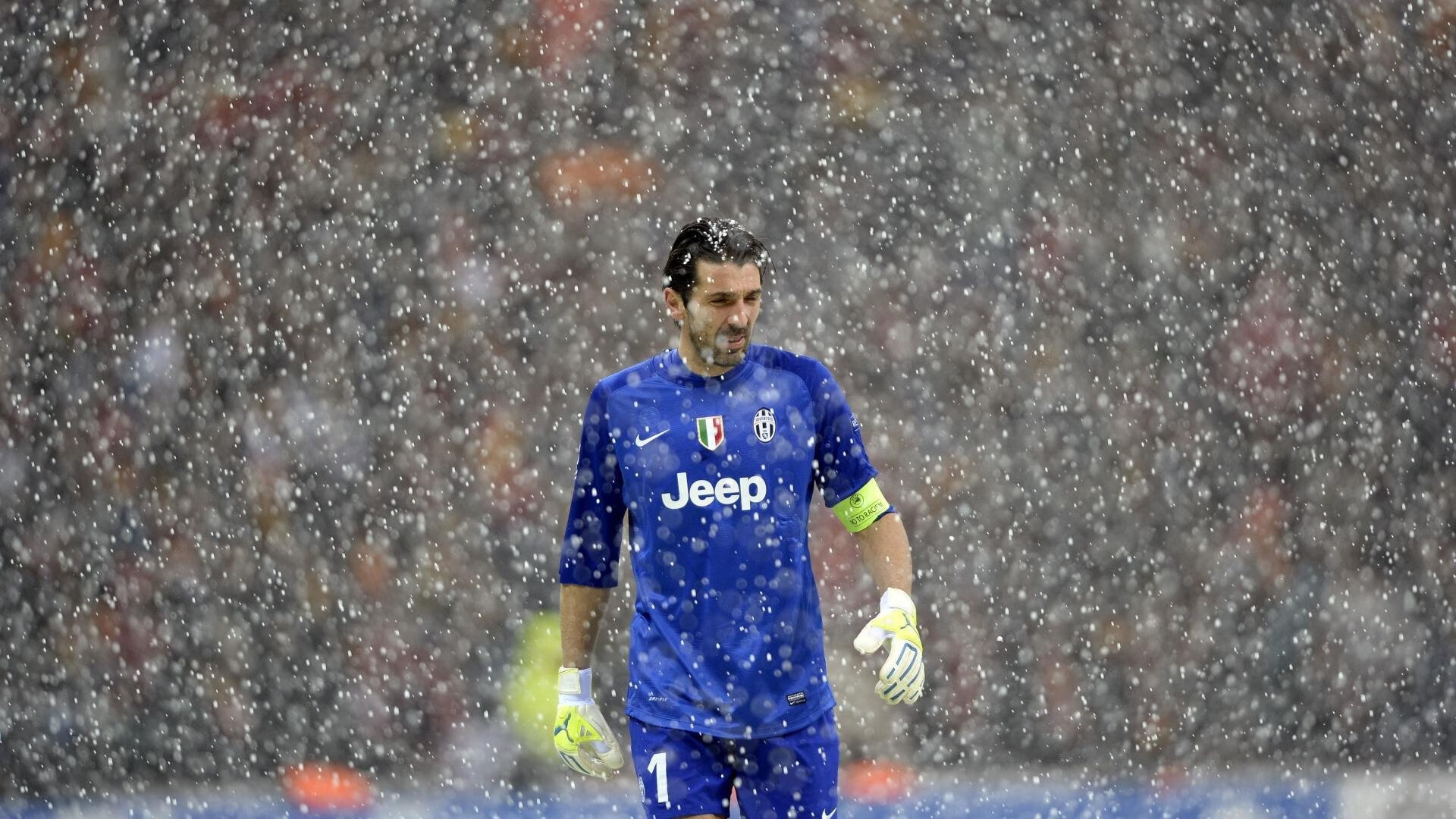 世界杯：球鞋厂商举办“重制经典战靴”活动 满足老球迷情怀